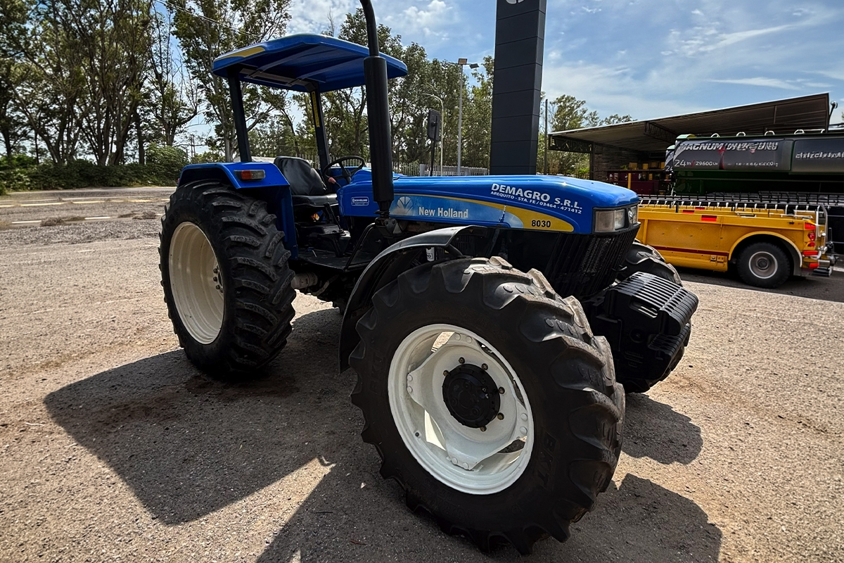 New Holland 8030