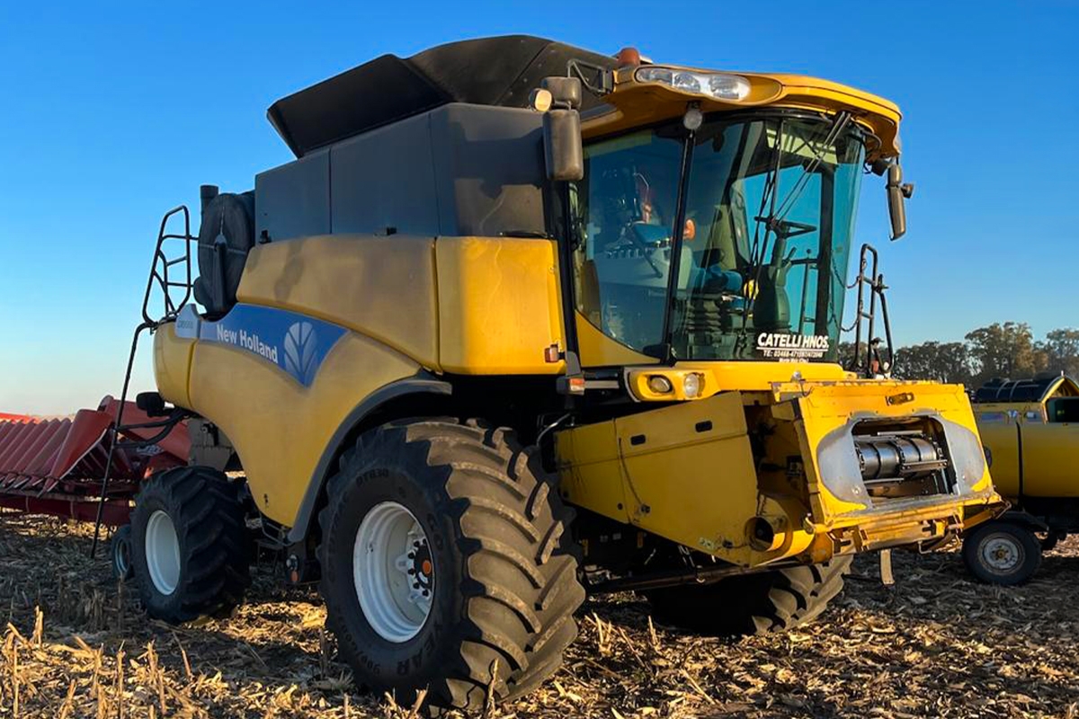 New Holland CR 9060